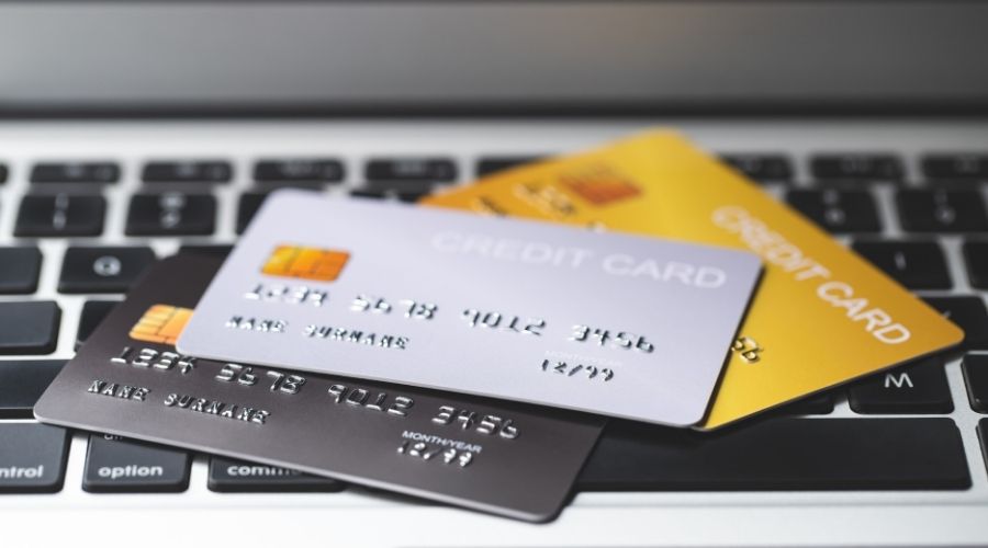 何枚かのクレジットカード